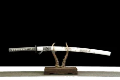 White Tiger (啸) - Katana Forjata Manual din Oțel carbon 1065